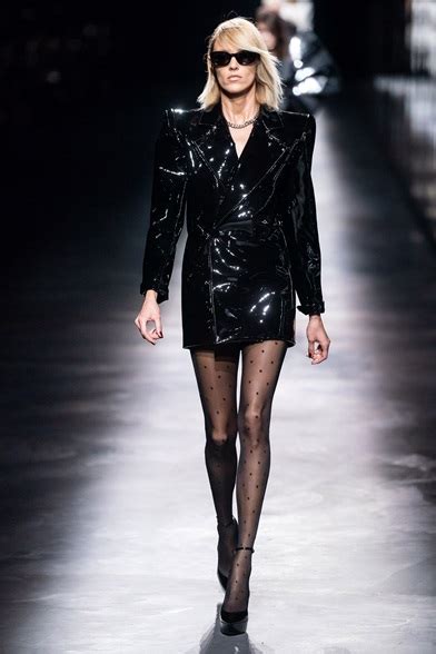 yves saint laurent sfilata inverno 2019|See all 103 looks of Saint Laurent Fall/Winter 2019 collection.